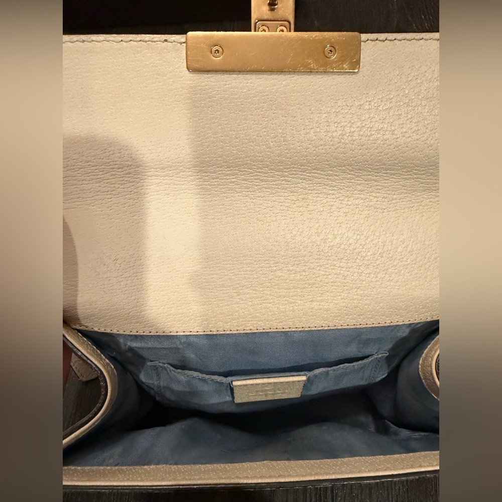 GUCCI Padlock Bee Leather Shoulder Bag Ivory - Picture 12 of 16
